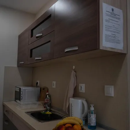 фолис Kjustendil