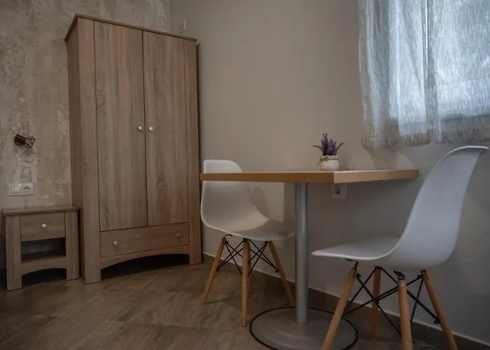 фолис Kiustendił