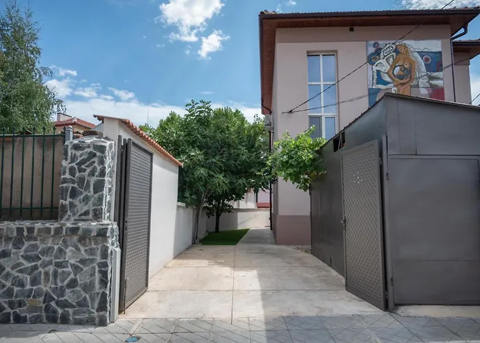 фолис Kjustendil